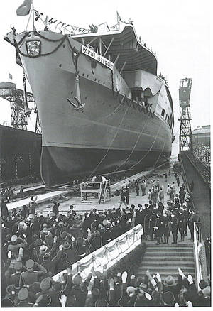 Photo du lancement du porte-avions Graf Zeppelin en décembre 1938